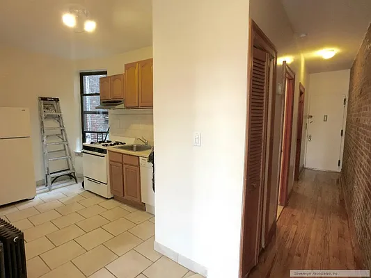 Rented by Sovereign Associates | media 11