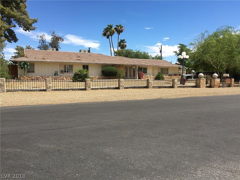 1st image of 2526 E Casey Dr