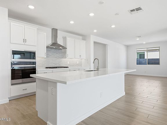 5th image of 14777 W LARIAT Trail
