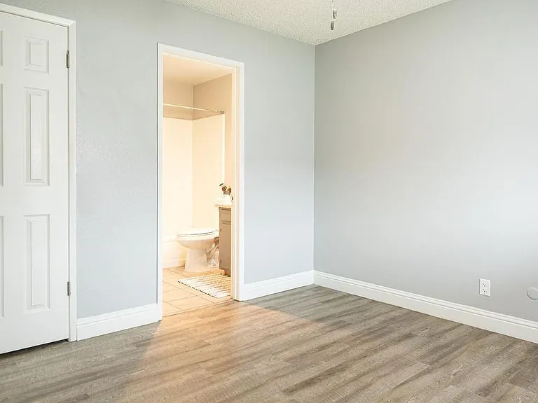 Chico Villa East Apartments — Photo 17