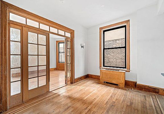 4th image of 813 Saint Nicholas Ave #4R