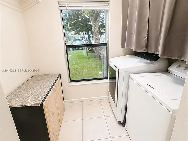 7954 NW 41st Ct — Photo 14