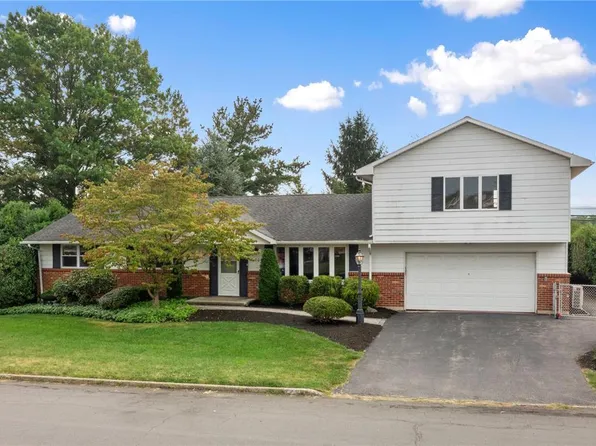 7302 Hillcrest Dr, Macungie, PA 18062