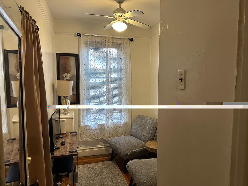 2nd image of 3287 Perry Ave Floor 1