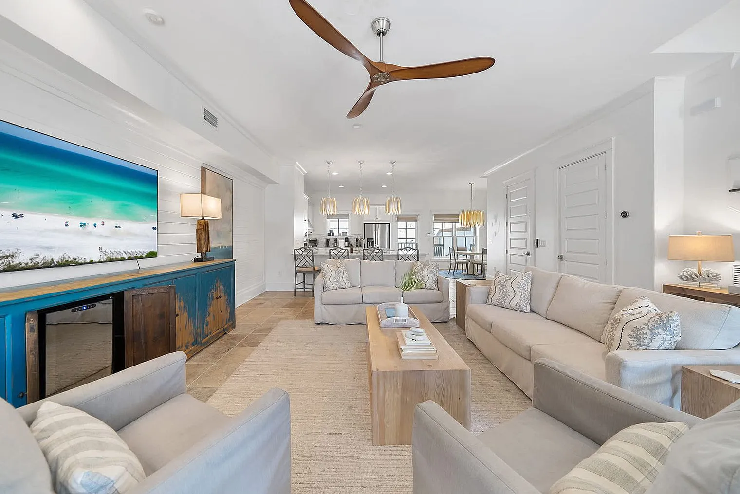 5 bed, 5.0 bath, 3745 sqft, $8,568 — Photo 3