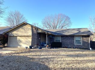 222 E Waco Pl, Broken Arrow, OK 74011