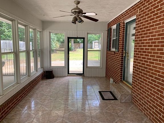 5th image of 118 Longwood Dr