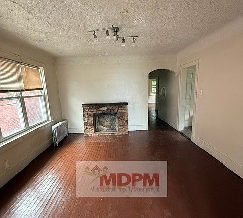 5th image of 3296 Tuxedo St