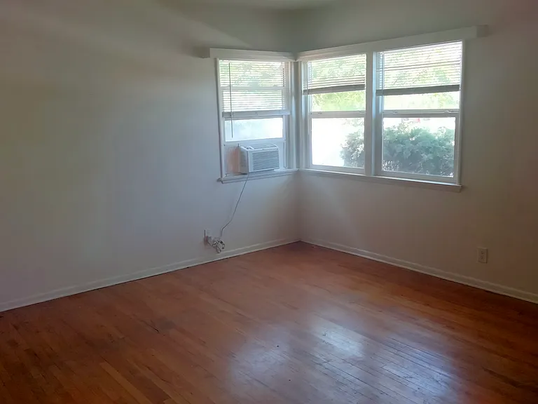 10 x 11 Bedroom