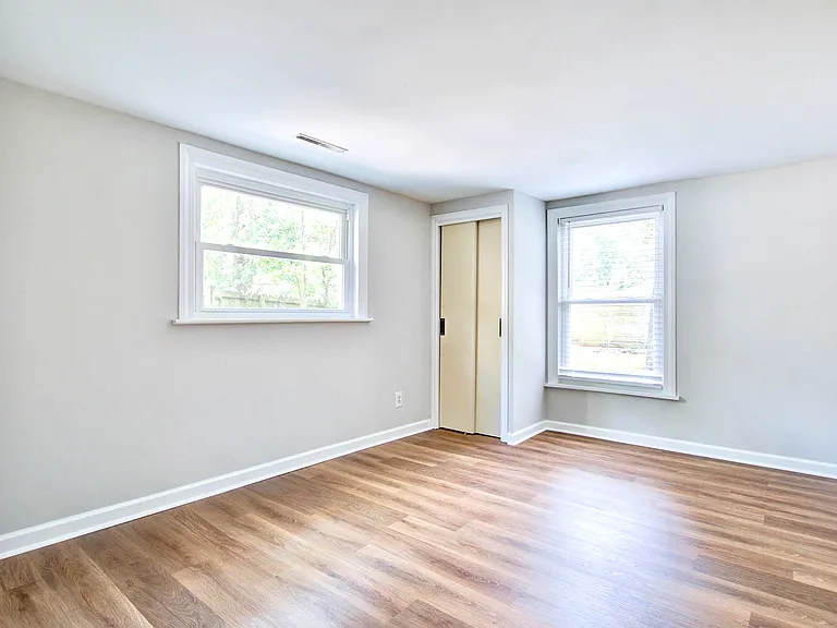 4th bedroom/home office (near kitchen)
