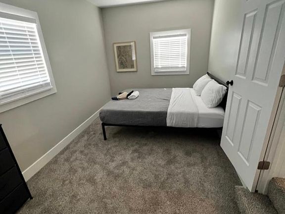 4th image of 1218 Parkway Ave