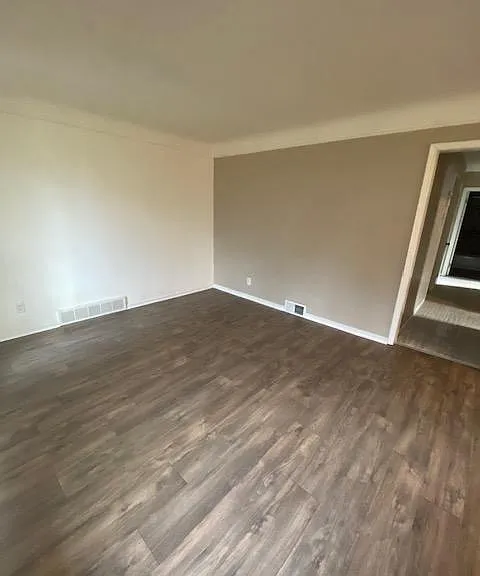 24932 Tuscany Ave — Photo 3