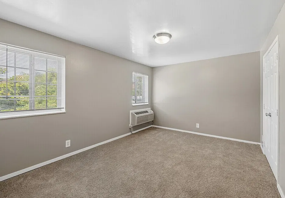 Maplehurst Park Apartments — Photo 4