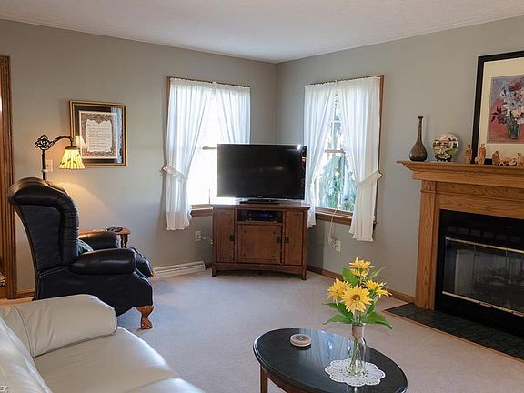 2nd image of 124 Forest Hill Dr