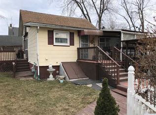 8 E Marie St, Hudson, NY 12534