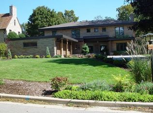 6120 N Lake Dr, Whitefish Bay, WI 53217