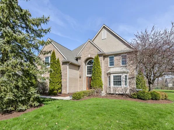 4141 Lake Forest Dr E, Ann Arbor, MI 48108