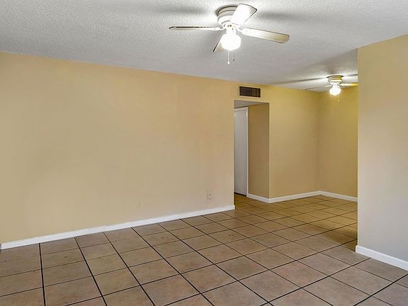 3rd image of 4928 Hollywood Blvd #12