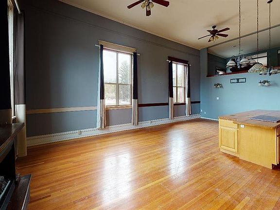 3rd image of 120 S Montgomery St