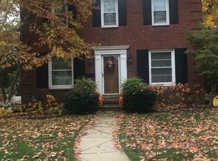 930 Beechmont St, Dearborn, MI 48124