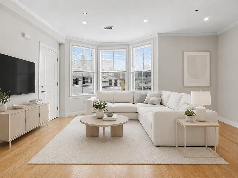 54 Waverly St #1 — Photo 4