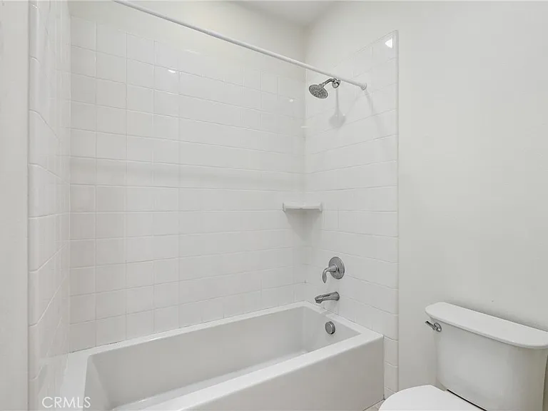 150 Barrow — Photo 17