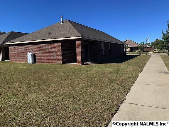 4th image of 713 Oak Cove Ln