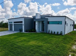 2135 SW 8th Pl, Cape Coral, FL 33991