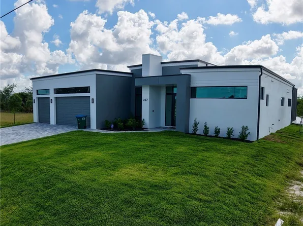 2135 SW 8th Pl, Cape Coral, FL 33991