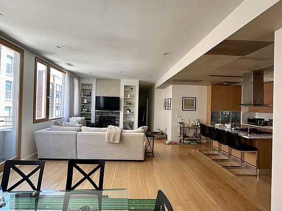 5th image of 321 W 2nd St Unit 10