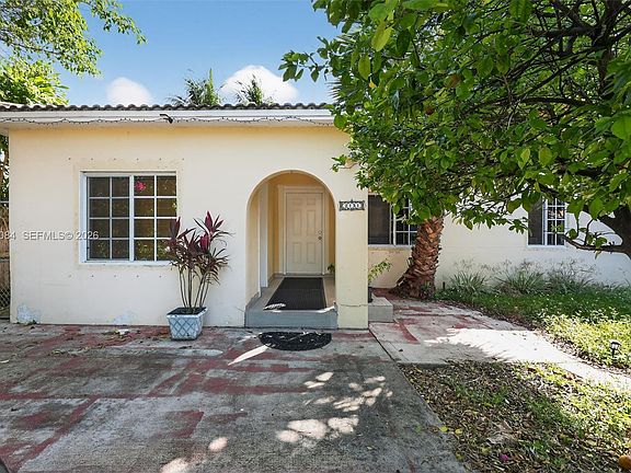 5th image of 2131 Biarritz Dr