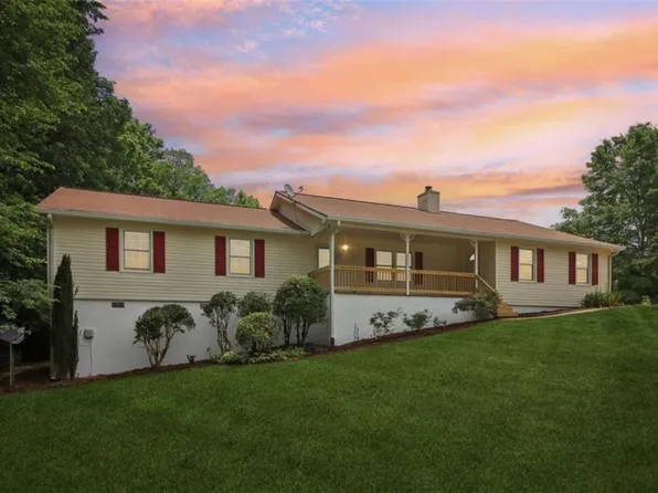 2810 Quillians Ct, Gainesville, GA 30506