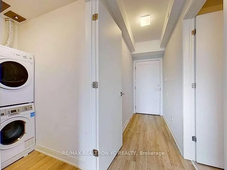 50 Charles St E #1402 — Photo 16
