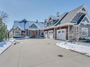 1031 Bay Shore Dr, Oshkosh, WI 54901