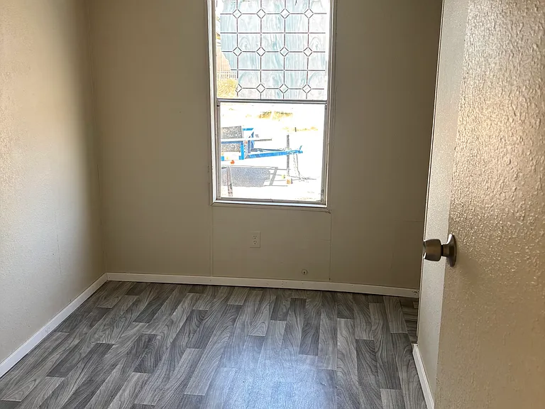 817 Sky Rd — Photo 8