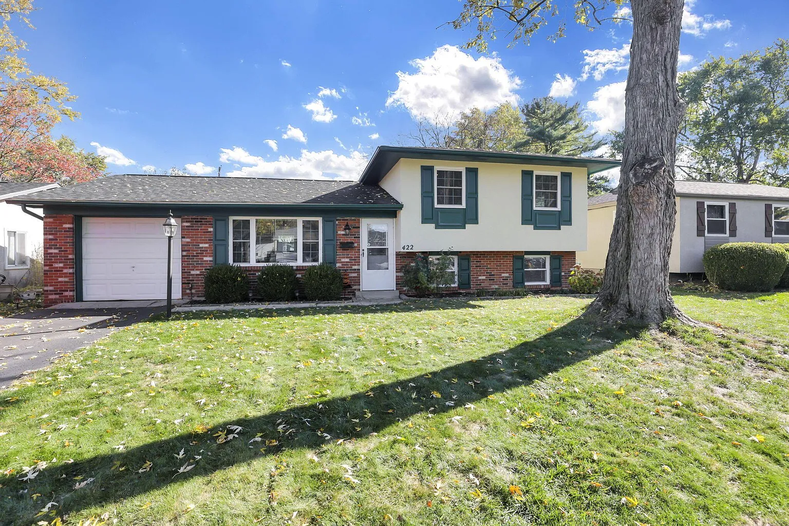 422 Dovewood Dr photo 1