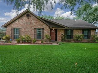 109 Palm Aire Dr, Friendswood, TX 77546