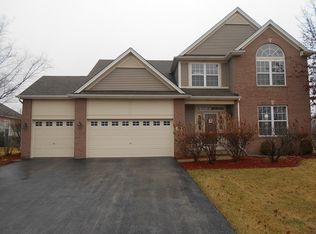 2828 Berman Rd, North Aurora, IL 60542