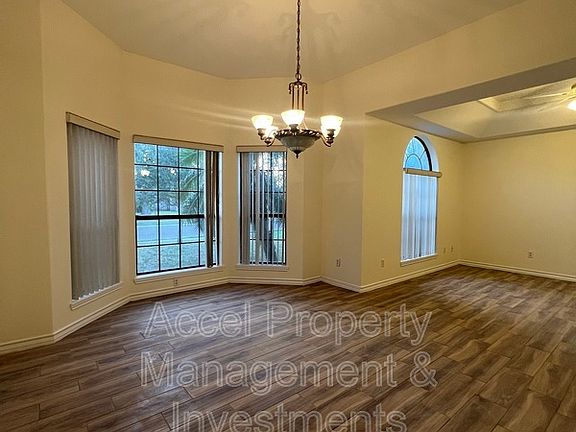 2nd image of 1018 N 47th Ln