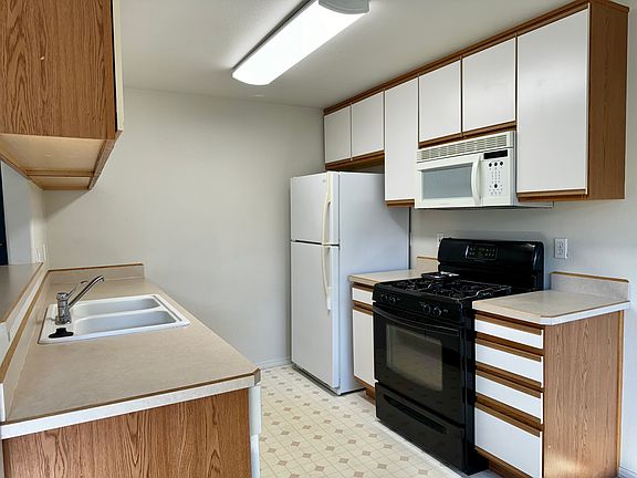 5th image of 516 NE Negus Loop APT A