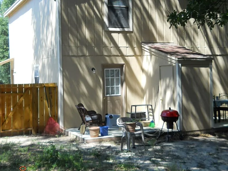 126 Hampton Dr — Photo 9