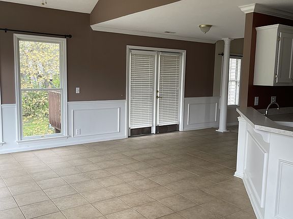 4th image of 2625 Douglas Ln