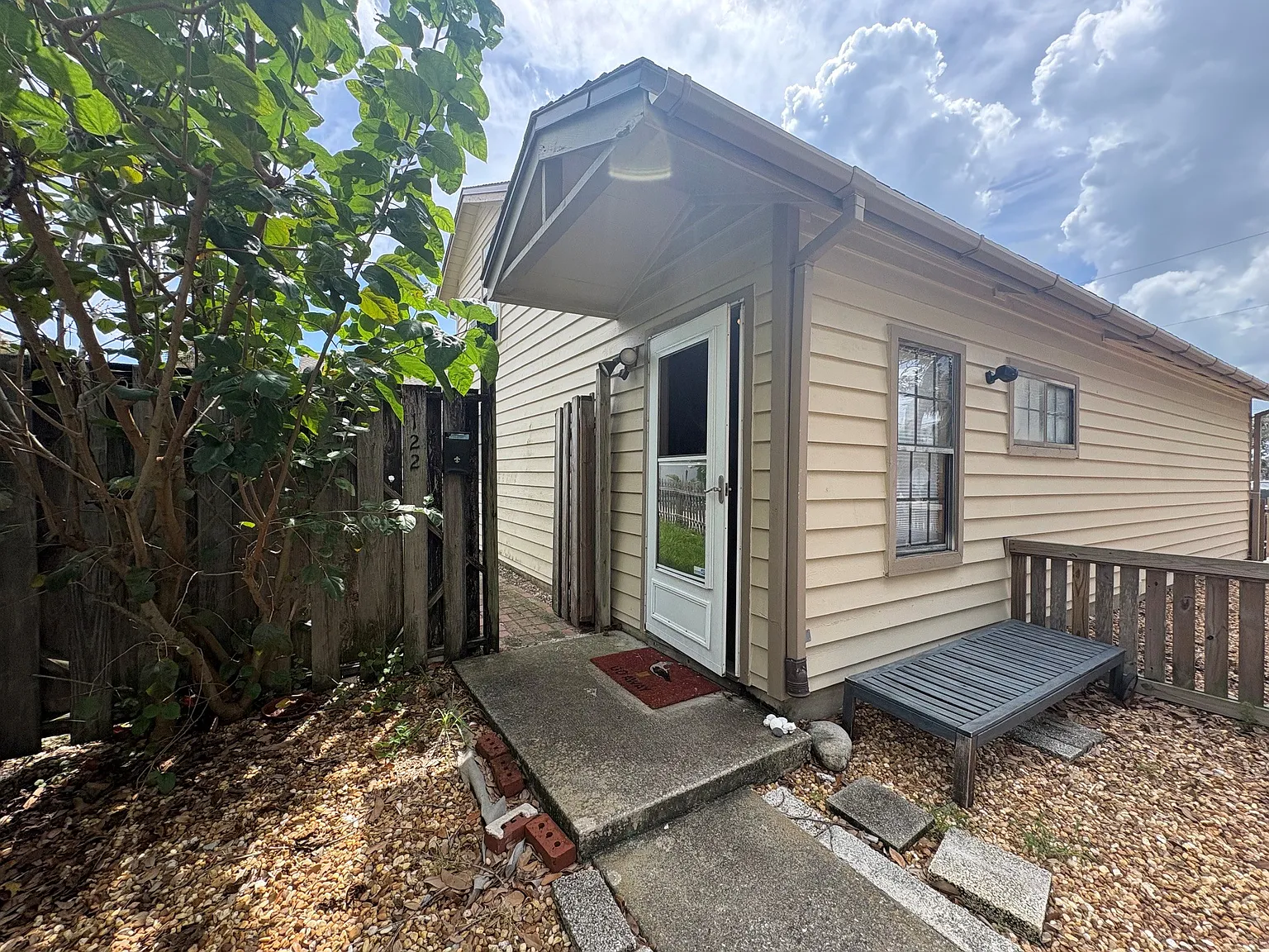 1 bed, 750 sqft, $2,200 — Photo 1