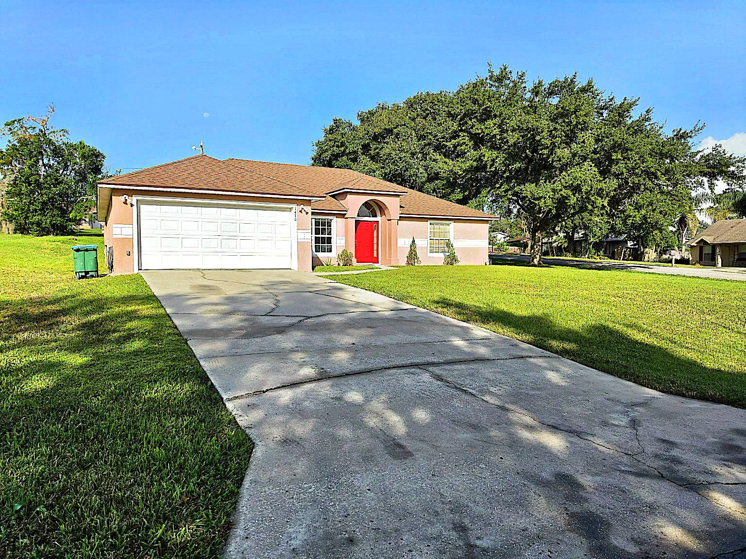 4 bed, 1936 sqft, $2,300 — Photo 2