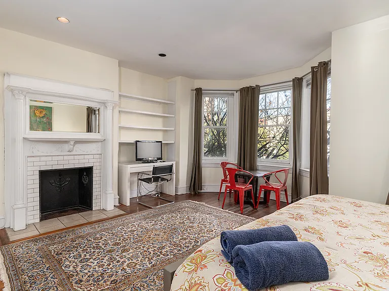 1820 Calvert St NW — Photo 45