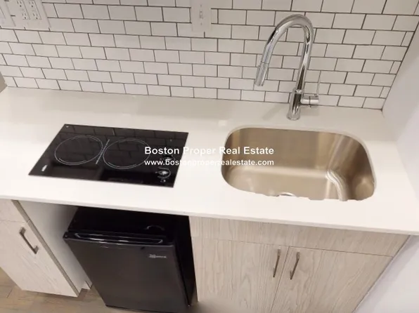 270 Newbury St, Boston, MA
