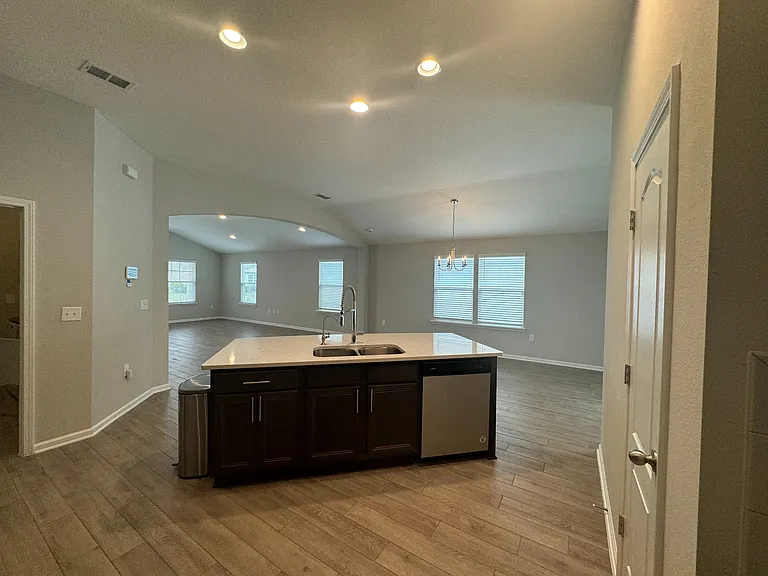 7816 Island Fox Rd — Photo 10
