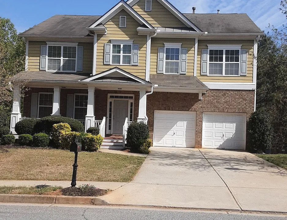132 Lakeshore Pkwy