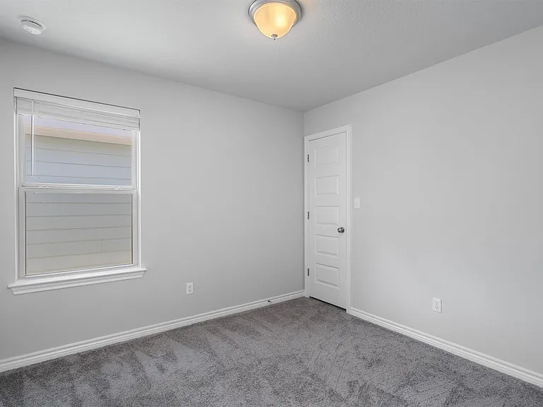 1805 Artesian Springs Xing — Photo 20