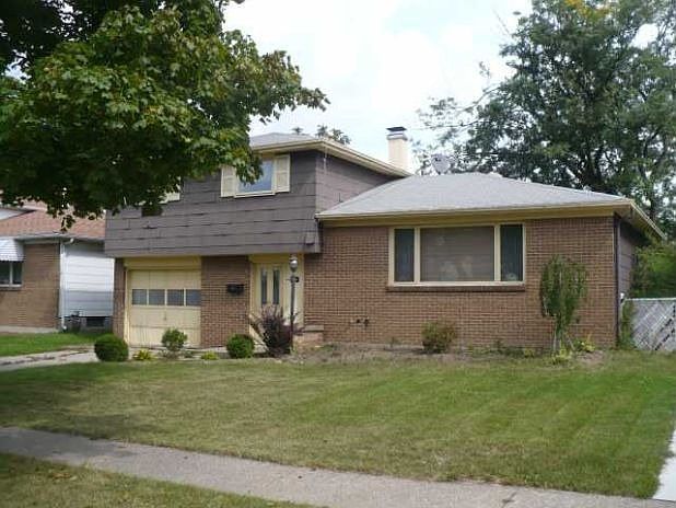 1st image of 33 Kingston Ln